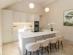 Castleton Suite