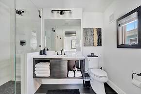 The Aura a Luxury Waterview Condo Heated Pool