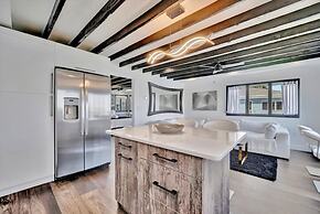 The Aura a Luxury Waterview Condo Heated Pool