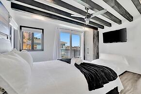 The Aura a Luxury Waterview Condo Heated Pool