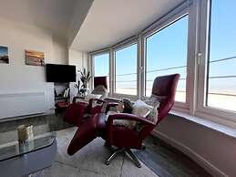 Apartment Wenduine With Stunning Sea View