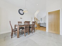 Oakwood Lodge
