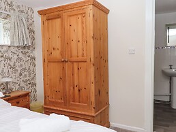 Bullfinch at Moorhead Country Holidays