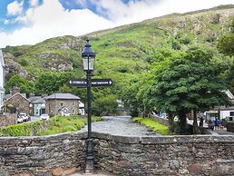 Cottage on the Green