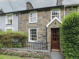 Cottage on the Green