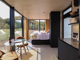 Pound Farm Mirror Houses: Meadow ÖÖD