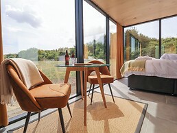 Pound Farm Mirror Houses: Meadow ÖÖD