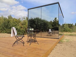 Pound Farm Mirror Houses: Meadow ÖÖD