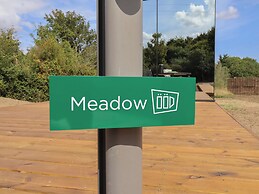 Pound Farm Mirror Houses: Meadow ÖÖD