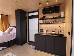 Pound Farm Mirror Houses: Meadow ÖÖD