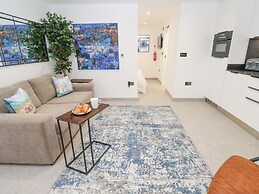 2A Salubrious Terrace