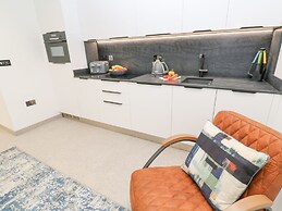 2A Salubrious Terrace