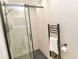 2A Salubrious Terrace