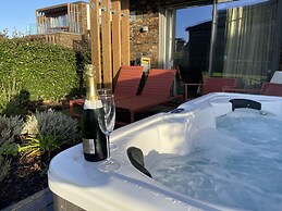 Villa 80