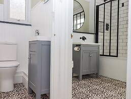 12 Salisbury Terrace