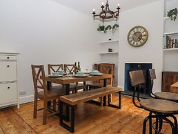 12 Salisbury Terrace