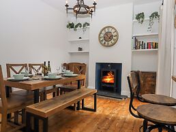 12 Salisbury Terrace