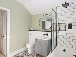 12 Salisbury Terrace