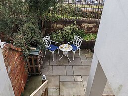 12 Salisbury Terrace