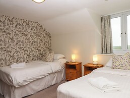 Greenfinch at Moorhead Country Holidays