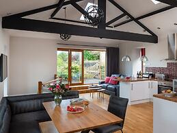 Moorlands Manor