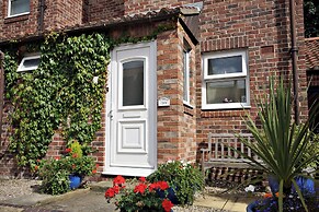 New Tower House- 10 Pear Tree Court