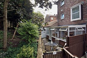 New Tower House- 10 Pear Tree Court