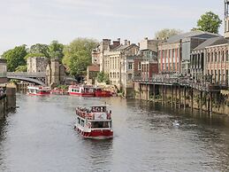 New Tower House- 10 Pear Tree Court