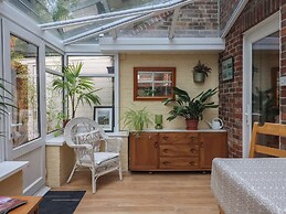 New Tower House- 10 Pear Tree Court