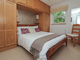 New Tower House- 10 Pear Tree Court