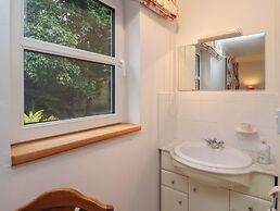 New Tower House- 10 Pear Tree Court