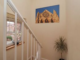 New Tower House- 10 Pear Tree Court