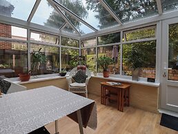 New Tower House- 10 Pear Tree Court