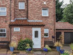 New Tower House- 10 Pear Tree Court