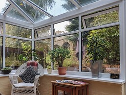 New Tower House- 10 Pear Tree Court