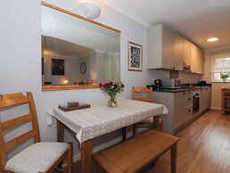 New Tower House- 10 Pear Tree Court