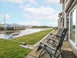 Oakley View Apartment