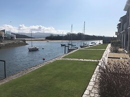 Oakley View Apartment