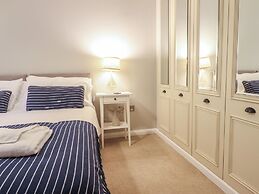 Oakley View Apartment