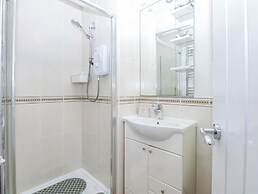 Oakley View Apartment