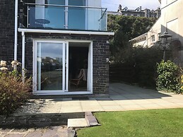 Oakley View Apartment