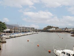 Oakley View Apartment