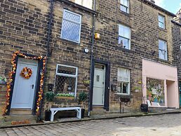 The Snug on the Cobbles