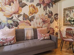 The Snug on the Cobbles