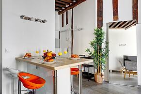 Charming 1BR in Saint-Germain Sleeps 4