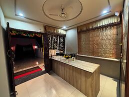 JK Rooms 149 Thakur Galaxy