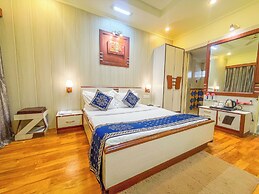 Hotel Thakur Galaxy, Sadar Market