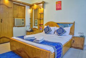 Hotel Thakur Galaxy, Sadar Market