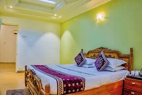 Hotel Thakur Galaxy, Sadar Market