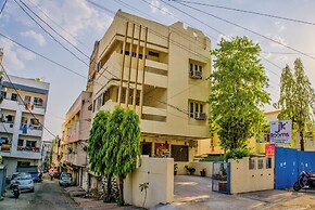 Hotel Thakur Galaxy, Sadar Market